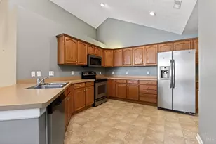 1364 Cotswold Ln, Hamilton, OH 45013 - Photo 9