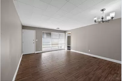 8819 Grenada Drive, Springfield Township, OH 45231 - Photo 9