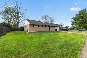8819 Grenada Dr, Springfield Township, OH 45231 - Photo 3