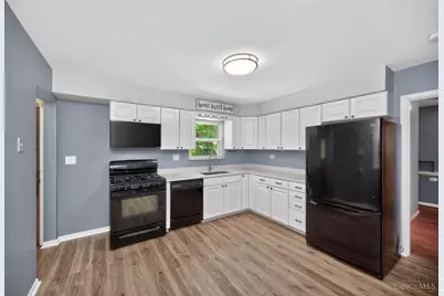 1647 Dell Terrace, Cincinnati, OH 45230 - Photo 7
