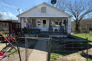 526 E 7th St, Manchester, OH 45144 - Photo 9