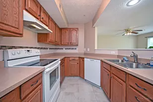 2031 Commons Cir Dr, Batavia Township, OH 45103 - Photo 13