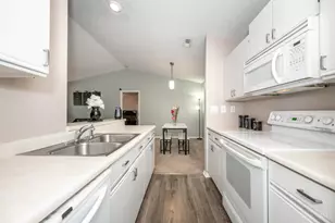 5984 Meadow Creek Dr, Miami Township, OH 45150 - Photo 11