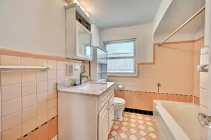 3401 Ferncroft Dr, Cincinnati, OH 45211 - Photo 9