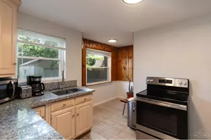 7260 Eastlawn Dr, Cincinnati, OH 45237 - Photo 11