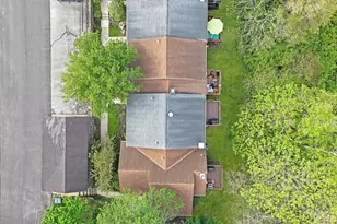 2042 Stratford Ct, Loveland, OH 45140 - Photo 3
