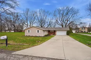536 Munster Dr, Perry Township, OH 45118 - Photo 5