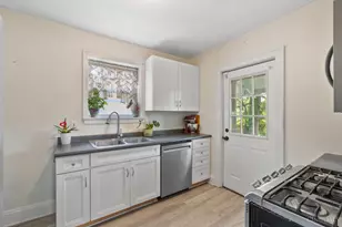 5801 Saranac Ave, Cincinnati, OH 45224 - Photo 11