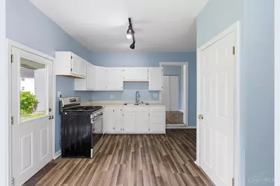 306 W Vine Street, Reading, OH 45215 - Photo 17