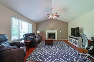 1094 Valley Wood Dr, Union Township, OH 45103 - Photo 11