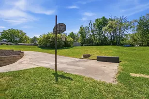 6307 Springmyer Dr, Cincinnati, OH 45248 - Photo 35