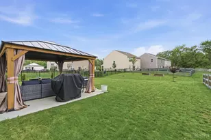 5049 Lakeview Dr, Hamilton Township, OH 45152 - Photo 5