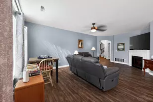 7615 Skyview Cir, Green Township, OH 45248 - Photo 5