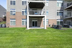 7615 Skyview Cir, Green Township, OH 45248 - Photo 9