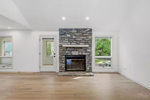 9 Falling Brook Ln, Blue Ash, OH 45241 - Photo 7
