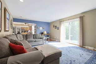 328 Circlewood Ln, Wyoming, OH 45215 - Photo 9