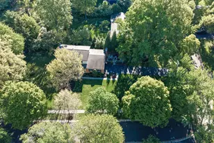 328 Circlewood Ln, Wyoming, OH 45215 - Photo 3