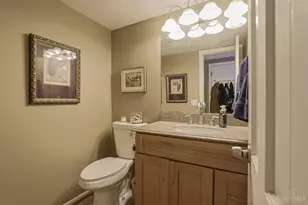 328 Circlewood Ln, Wyoming, OH 45215 - Photo 25