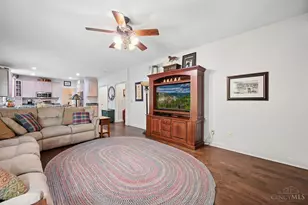 6879 Crown Pointe Dr, Liberty Township, OH 45011 - Photo 7
