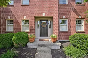6879 Crown Pointe Dr, Liberty Township, OH 45011 - Photo 3