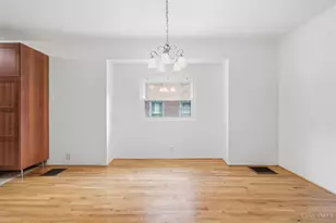 3641 Wilshire Ave, Cincinnati, OH 45208 - Photo 9