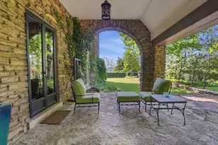 4 Grandin Ln, Cincinnati, OH 45208 - Photo 17