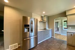 8525 Camargo Rd, Indian Hill, OH 45243 - Photo 15
