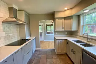 8525 Camargo Rd, Indian Hill, OH 45243 - Photo 19