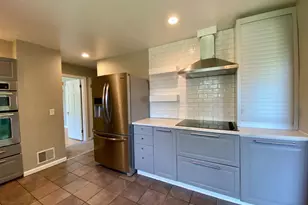 8525 Camargo Rd, Indian Hill, OH 45243 - Photo 17