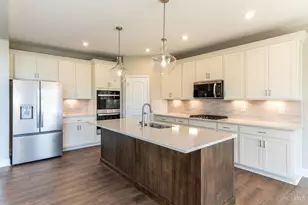 6977 Carlinridge Ln, Green Township, OH 45248 - Photo 11