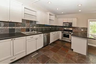1128 Paxton Avenue, Cincinnati, OH 45208 - Photo 13
