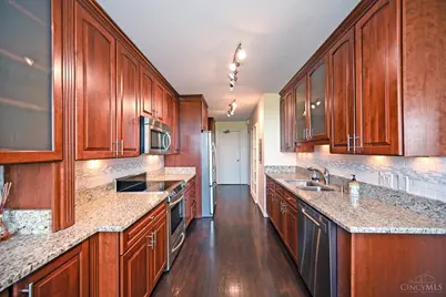 2444 Madison Road #1410, Cincinnati, OH 45208 - Photo 11