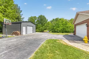 2954 Clermont County Farms Rd, Franklin Township, OH 45106 - Photo 7