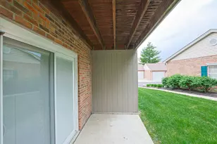 8790 Carrousel Park Cir, Colerain Township, OH 45251 - Photo 25