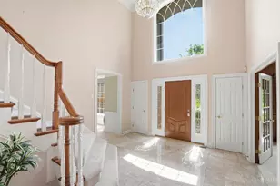 11063 Grandstone Ln, Montgomery, OH 45249 - Photo 7