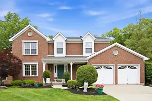 348 Oakwood Park Dr, Delhi Township, OH 45238 - Photo 1