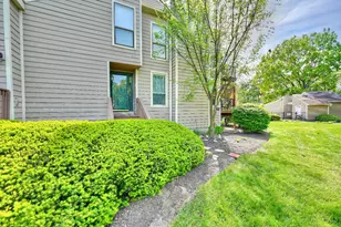 9450 Hunters Creek Dr, Blue Ash, OH 45242 - Photo 3