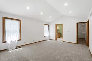 8082 Kingfisher Ln, West Chester, OH 45069 - Photo 13