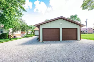 190 Lakengren Dr, Lake Lakengren, OH 45320 - Photo 3