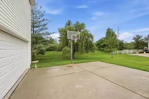 1447 Stableview Cir, Hamilton Township, OH 45039 - Photo 37