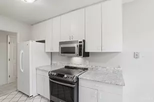 2444 Madison Rd, Cincinnati, OH 45208 - Photo 15