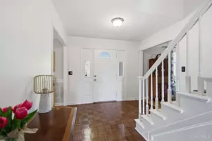 9018 Winthrop Dr, Montgomery, OH 45249 - Photo 3