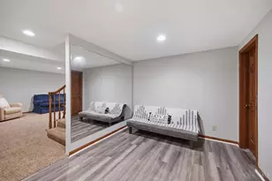 9018 Winthrop Dr, Montgomery, OH 45249 - Photo 45