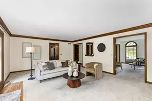 9761 Berry Hill Dr, West Chester, OH 45241 - Photo 5