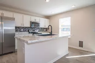 1425 Hawkshead St, Xenia, OH 45385 - Photo 7