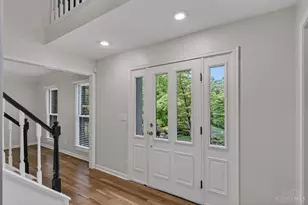 8453 Greenleaf Dr, Anderson Township, OH 45255 - Photo 9