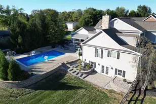 27 Hickory Meadows Ln, Turtle Creek Township, OH 45036 - Photo 3