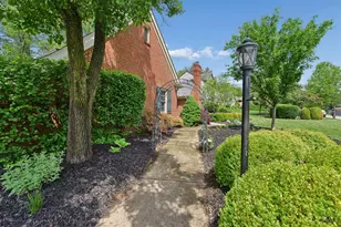 119 Lexington Dr, Loveland, OH 45140 - Photo 3