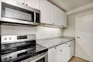 2364 Gladstone Ave, Cincinnati, OH 45202 - Photo 9