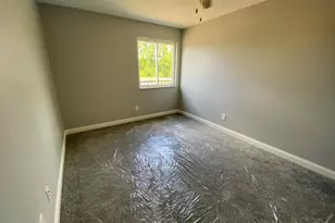 5025 Barrow Ave, Cincinnati, OH 45209 - Photo 5